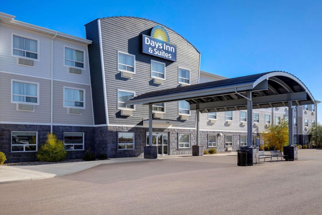 Days Inn & Suites By Wyndham Warman Exterior foto